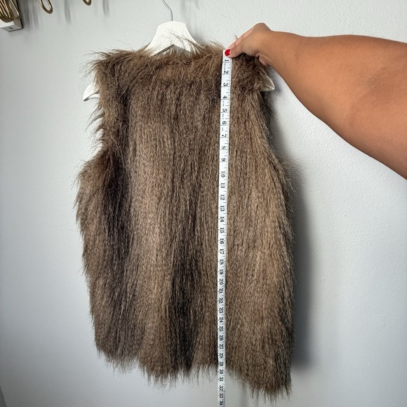 BLACK‎ SWAN Flurry of Fun Faux Fur Vest in Brown Black Medium Sleeveless Coat - Picture 7 of 9